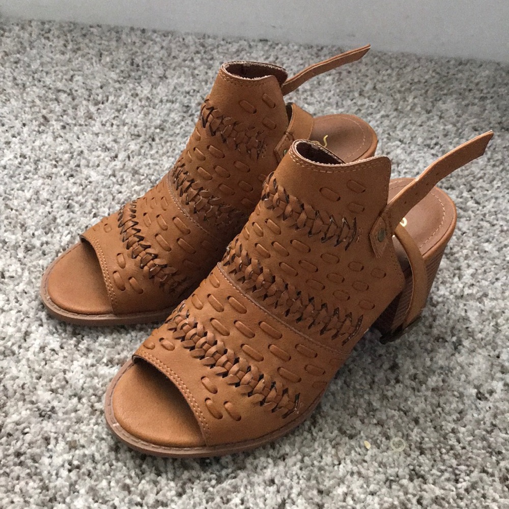 Woven heels💓
